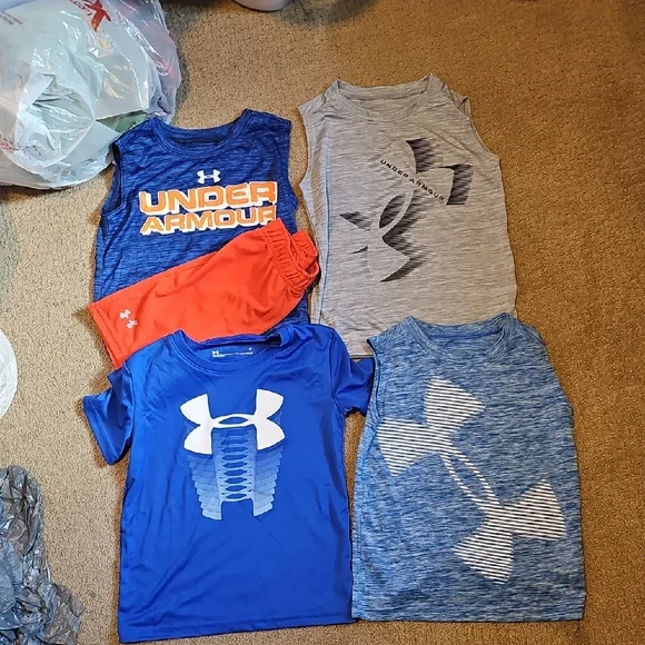 UNDER ARMOUR 4 LOT EUC BOYS 1 SHORT SET 3 SHIRTS - Picture 1 of 14